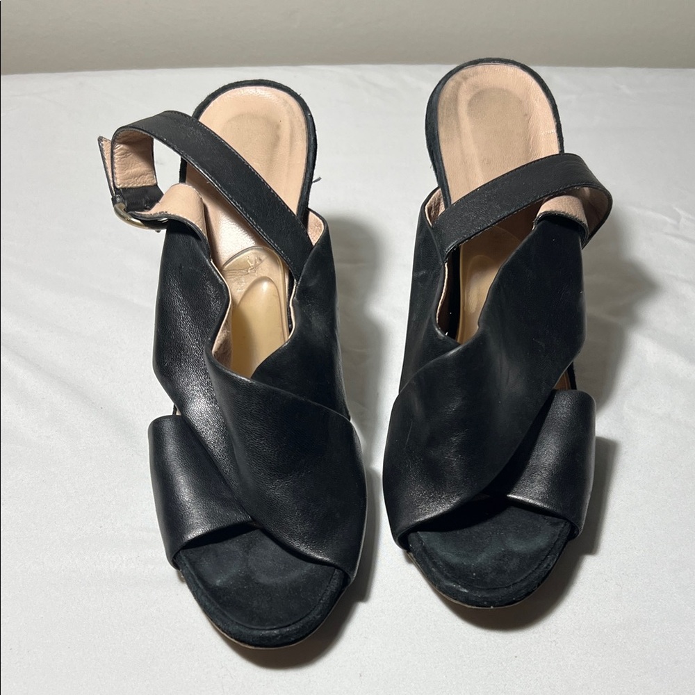 Vero Cucio black sandals